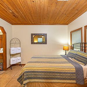River Rock Inn